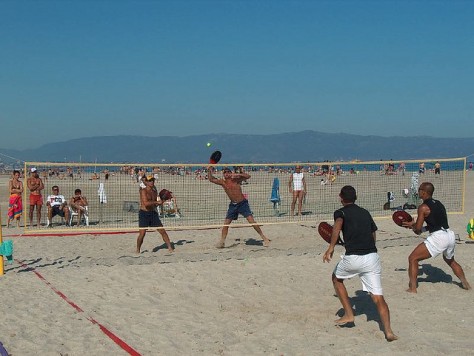 Beach Tennis photo credit: sardiniansharks https://creativecommons.org/licenses/by-nc-sa/2.0/legalcode