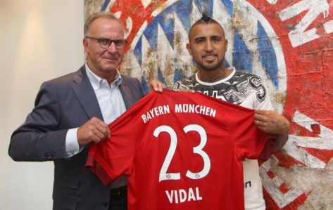 Arturo Vidal joins FC Bayern München photo credit FC Bayern München