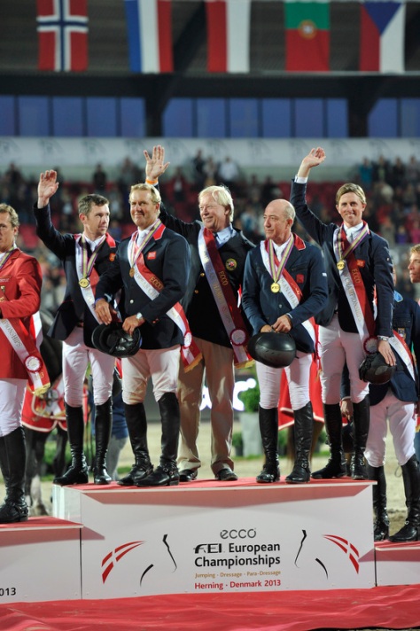 The British topped the team podium for the first time in 24 years when coming out on top at the PSI FEI European Team Jumping Championship in Herning, Denmark two years ago. This time around they will be chasing not only a back-to-back double, but also one of the three Olympic qualifying spots on offer at the FEI European Championships in Aachen, Germany. (L to R) The 2013 gold medal winning team of Scott Brash, Will Funnell, Chef d’Equipe Rob Hoekstra, Michael Whitaker and Ben Maher. (FEI/Kit Houghton)