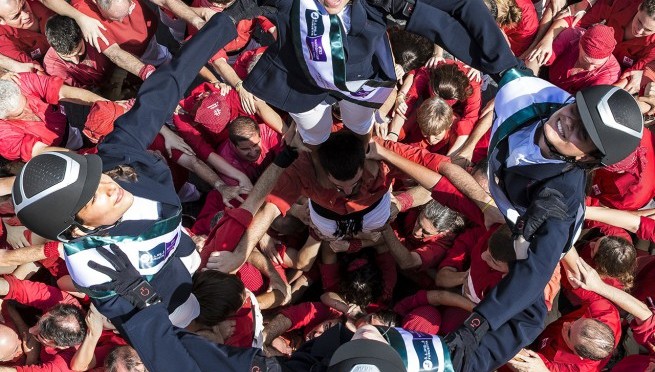 Benvinguts! Human Tower Builders Welcome Furusiyya FEI Nations Cup™ Jumping Final to Barcelona